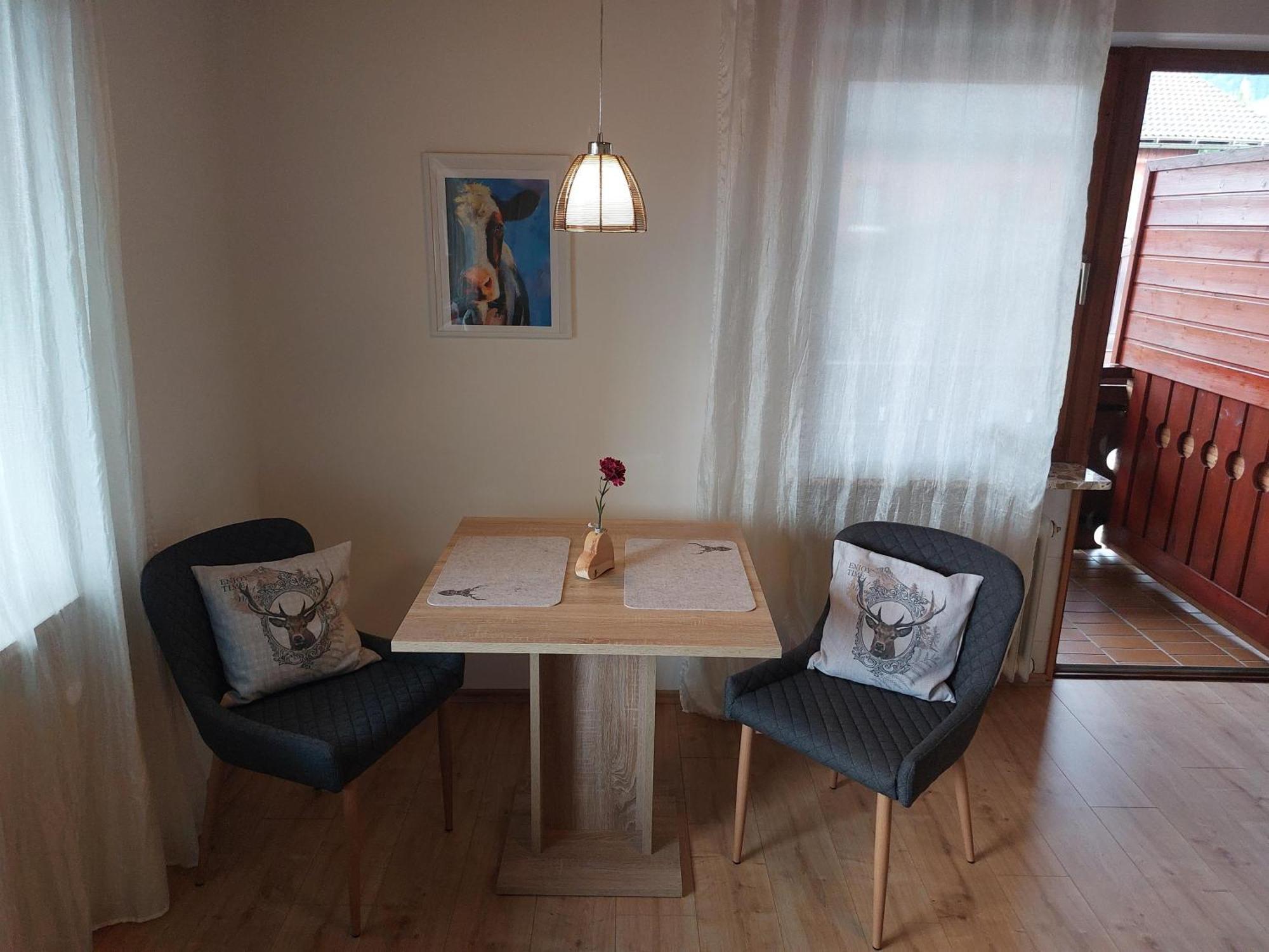 Apartment Gaestehaus Gomilar